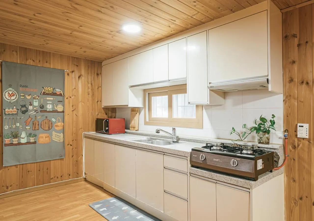 Jeju Haepoomdal Pension Ferienhaus