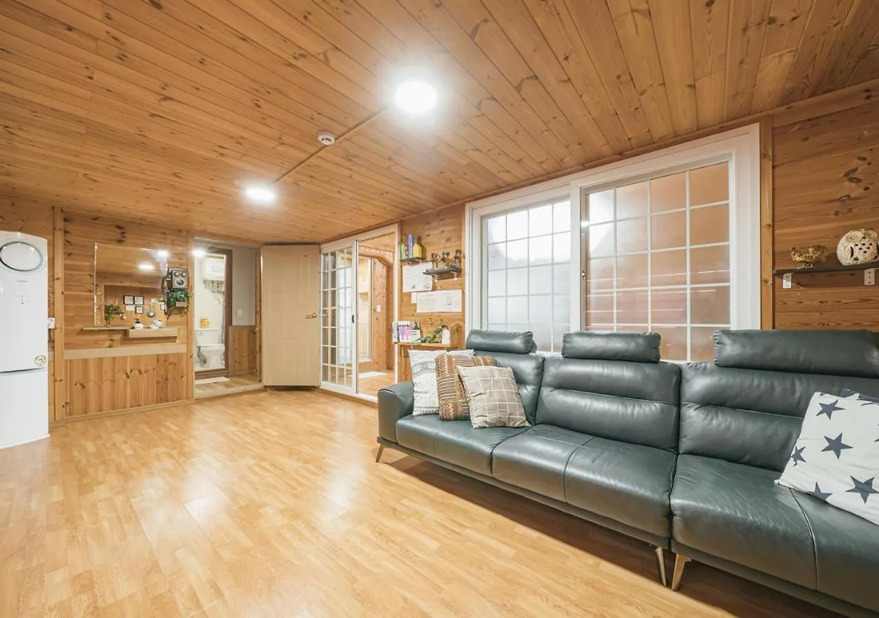Jeju Haepoomdal Pension 0*,