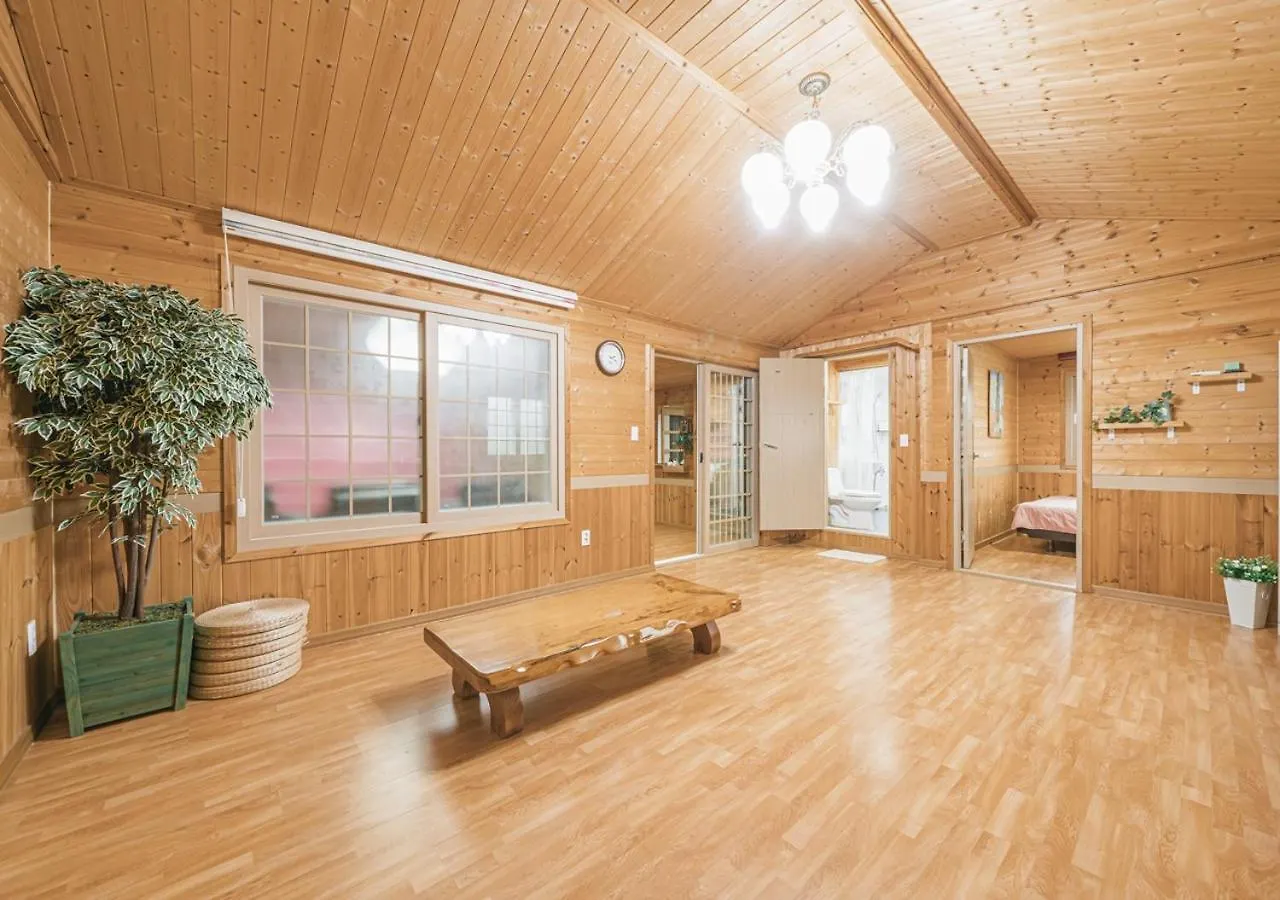 Дом отдыха Jeju Haepoomdal Pension