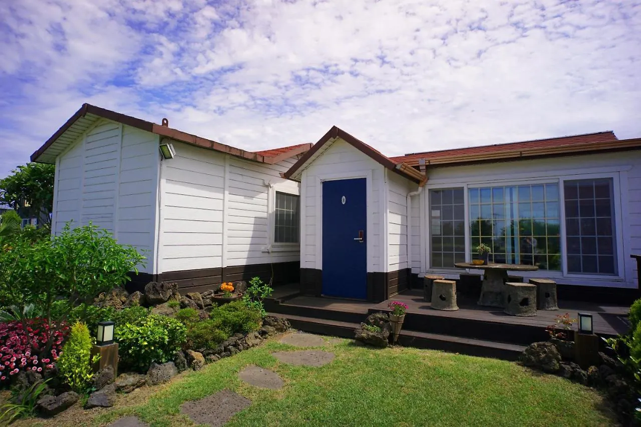 Дом отдыха Jeju Haepoomdal Pension